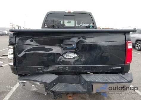 2015 Ford F-250 Lariat z USA, uszkodzony, nr VIN 1FT7W2B60FEC20521